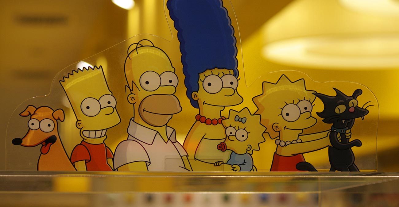 Characters of the Simpson comic tv series: Homer, Maggie, Lisa, Marge and Bart Simpson